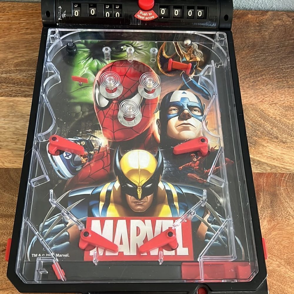 Marvel Pinball Machine  - Picture 2 of 4